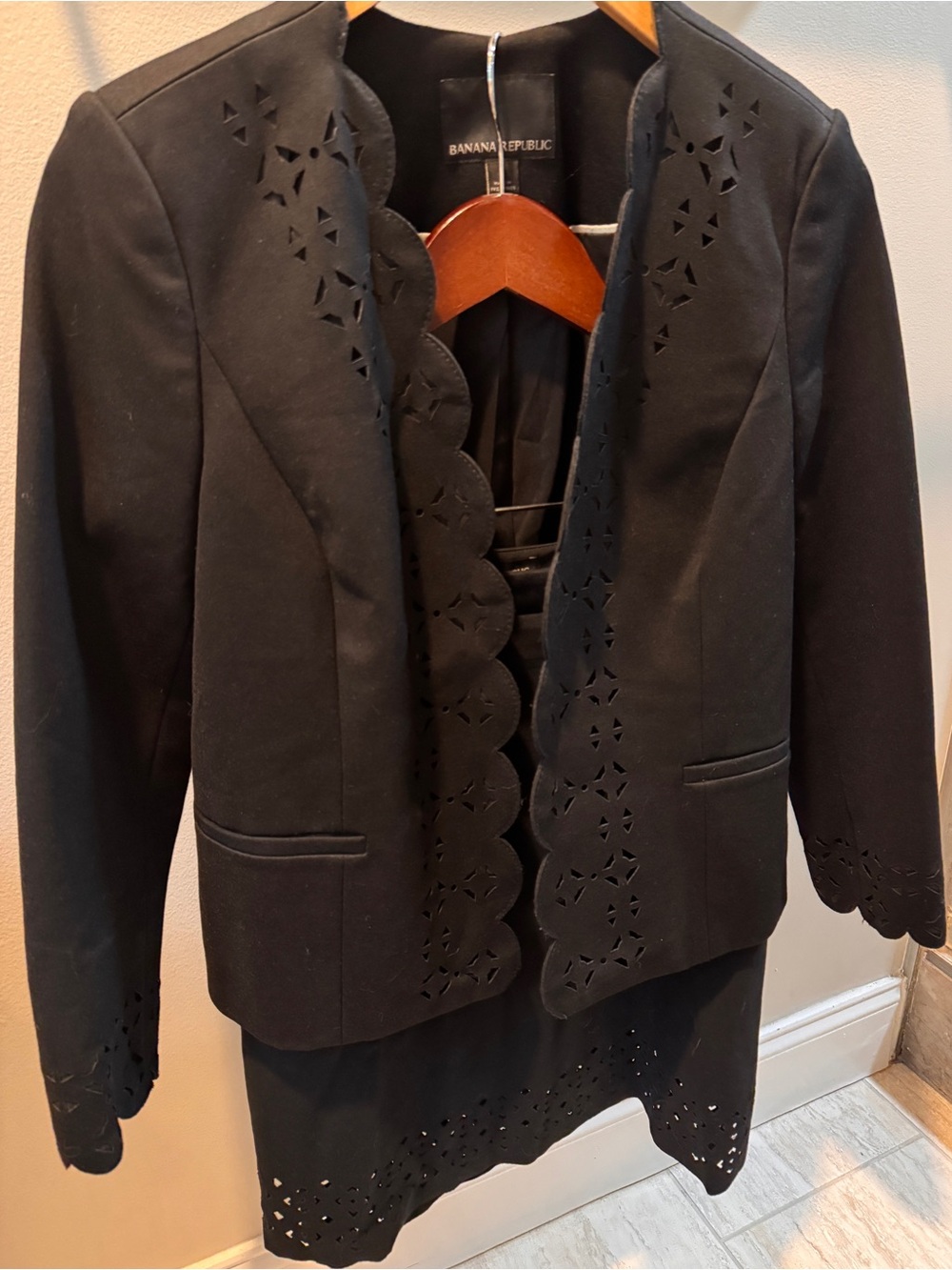 Banana Republic Black Skirt Suit Set | Size 4 | Laser Cut Scalloped Detail